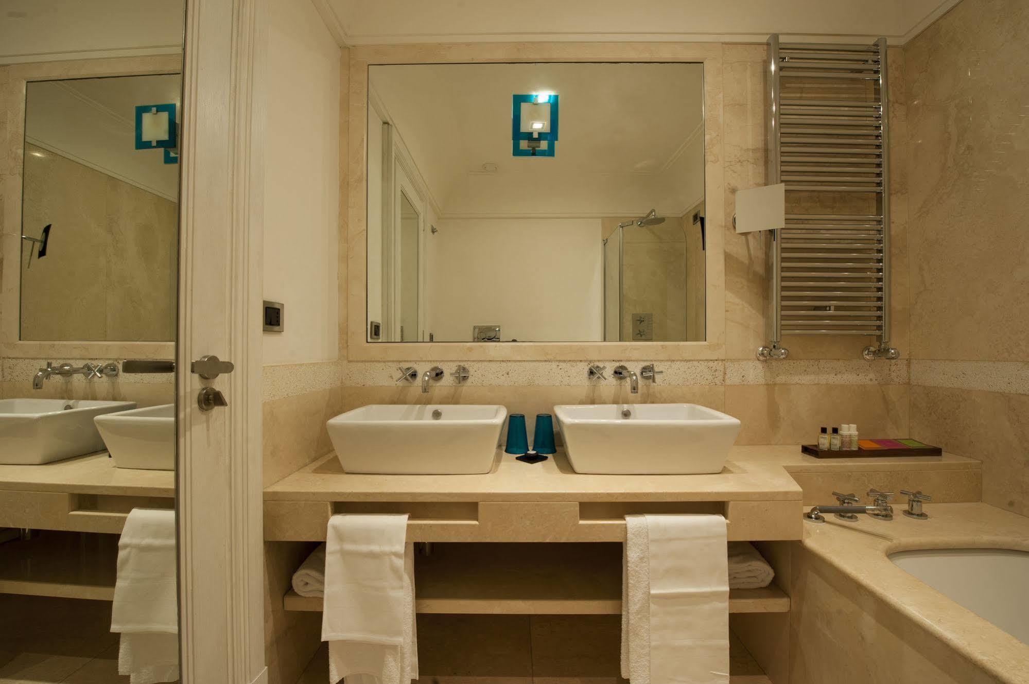 Moses Fountain Bed & Breakfast โรม ภายนอก รูปภาพ